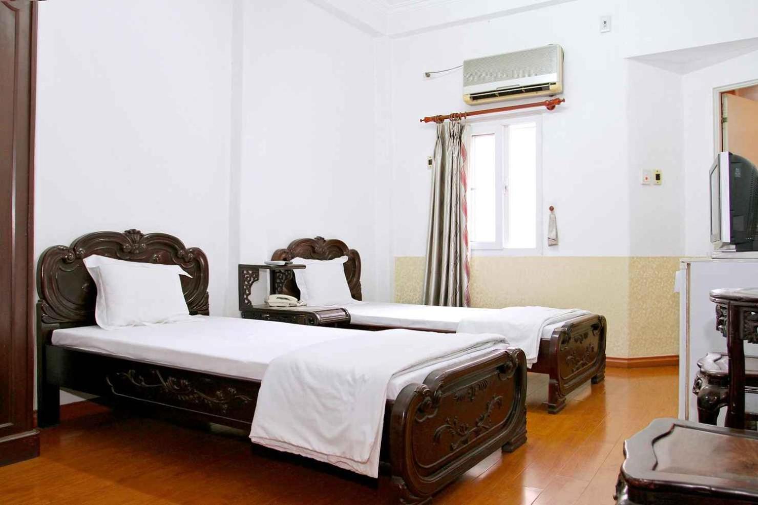 Hoang Cuong Hotel 15 Nguyen Thai Hoc Hanói Exterior foto